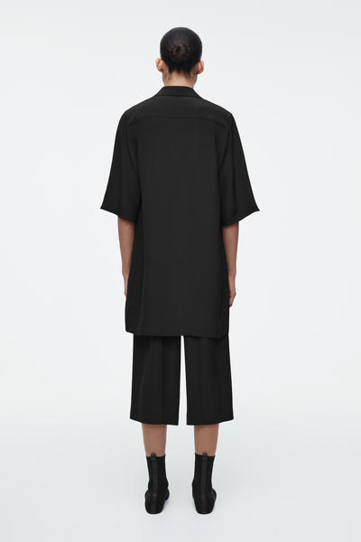 COS ロングラインシルクシャツ