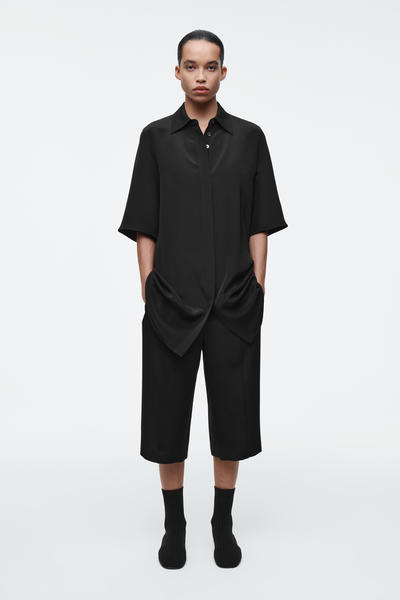 COS ロングラインシルクシャツ