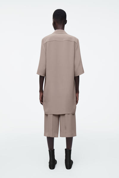 COS ロングラインシルクシャツ