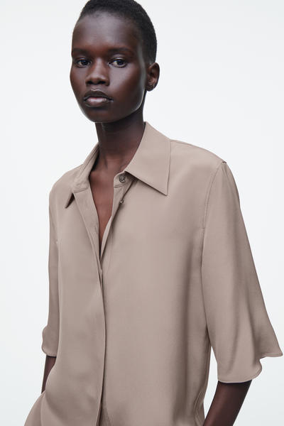 COS ロングラインシルクシャツ