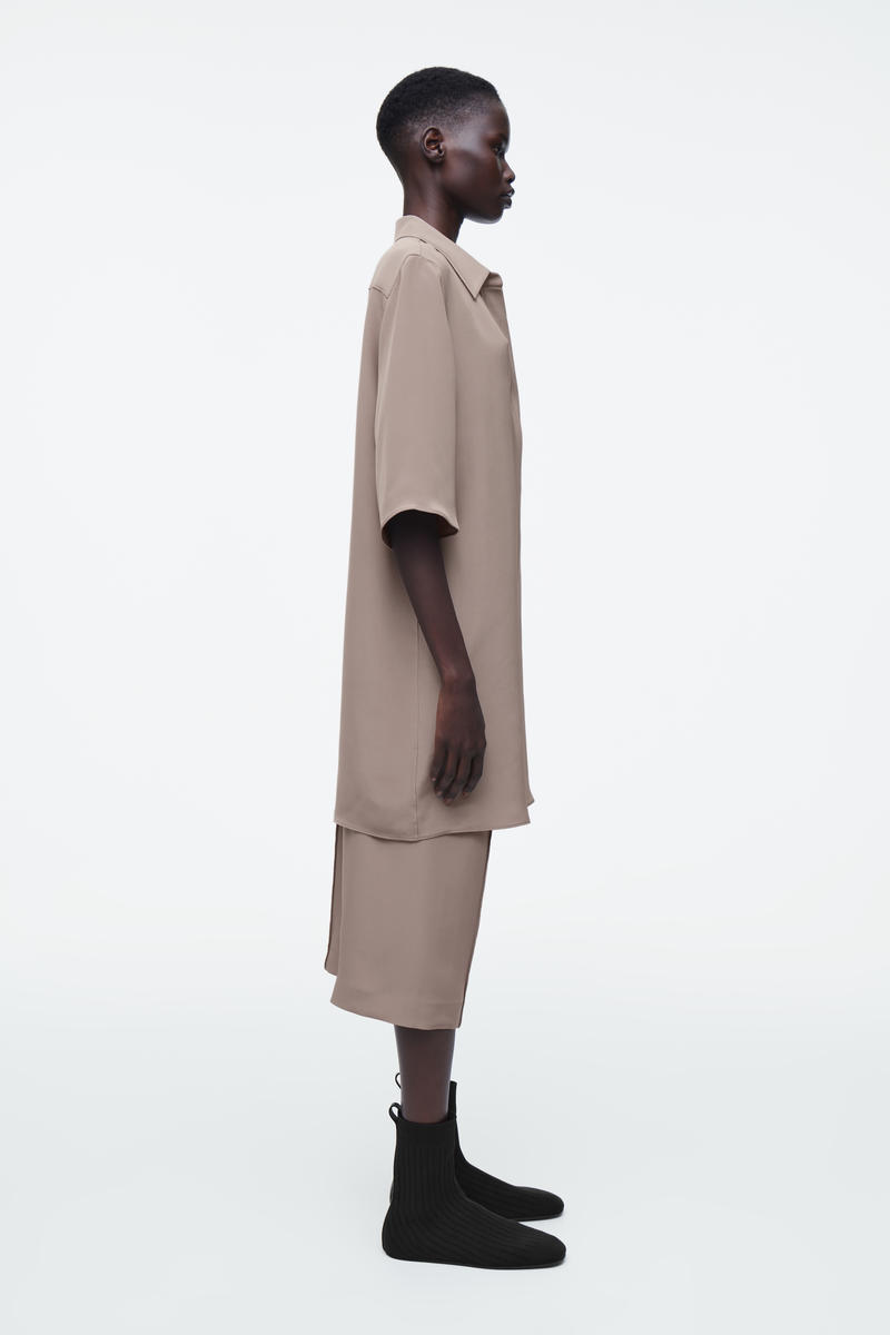 COS ロングラインシルクシャツ