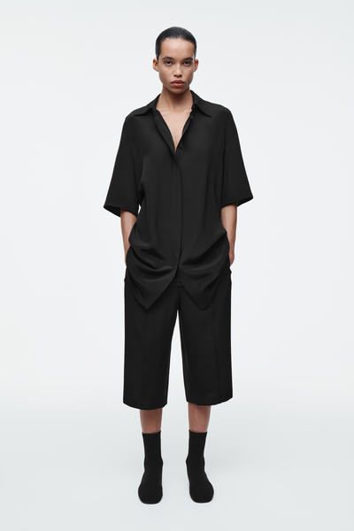 COS テーラード シルクショートパンツ