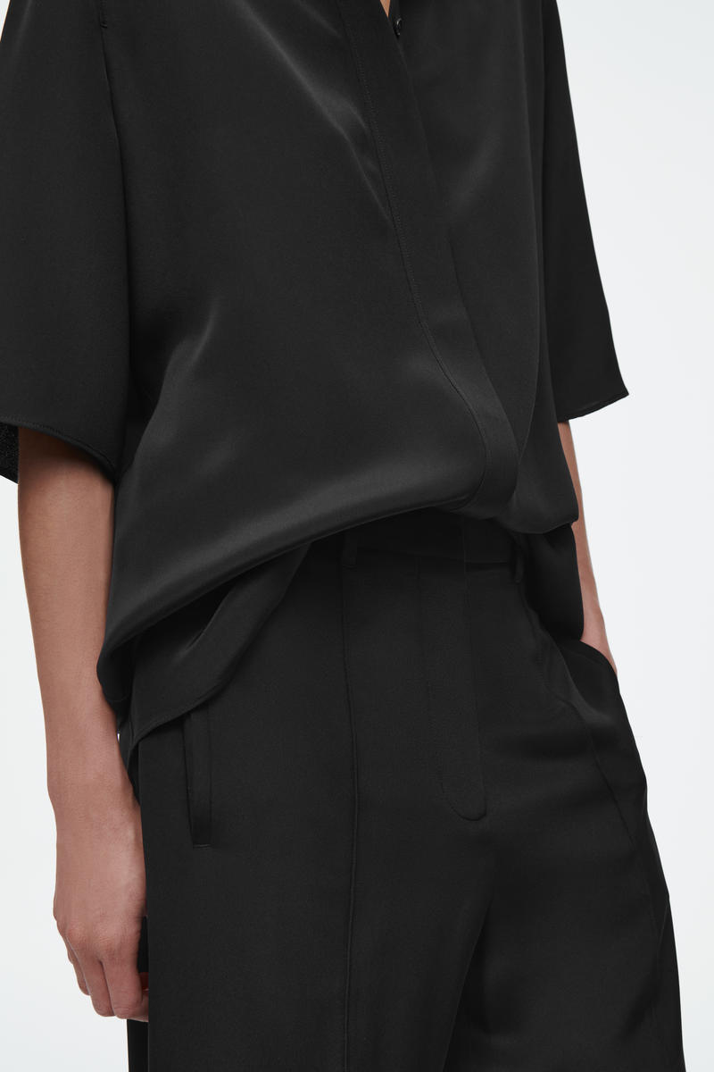 COS テーラード シルクショートパンツ