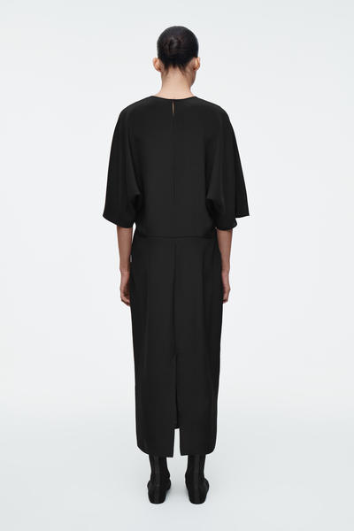 COS ドレープシルクワンピース