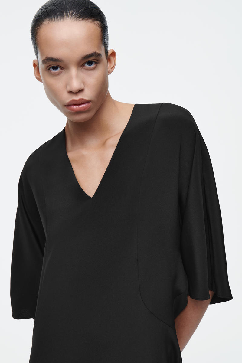 COS ドレープシルクワンピース