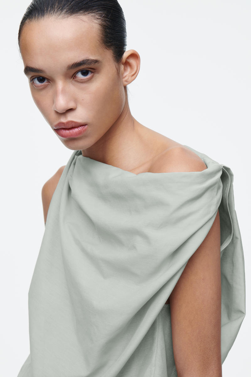 COS コットンシルクドレープトップ