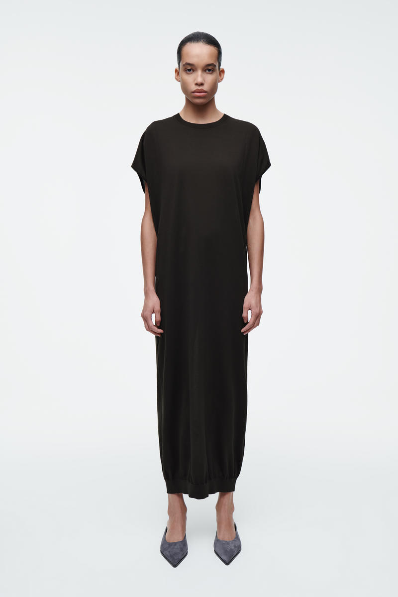 COS ニットTシャツワンピース