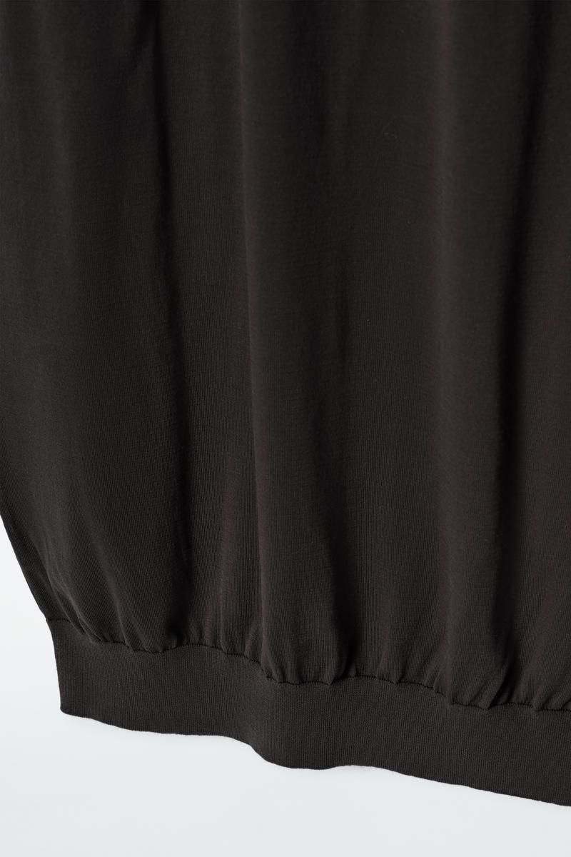 COS ニットTシャツワンピース