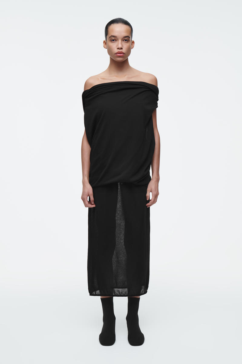 COS ドレープニットトップス