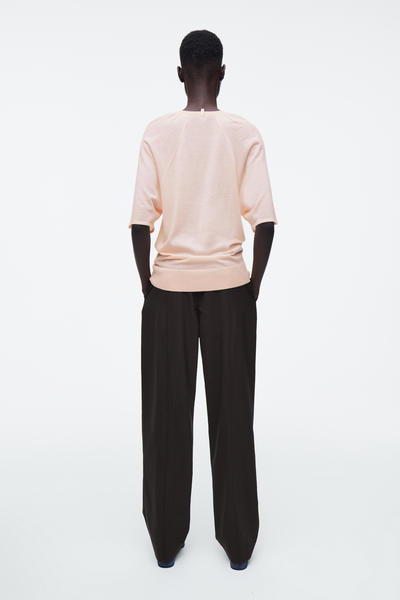 COS ファインカシミヤTシャツ