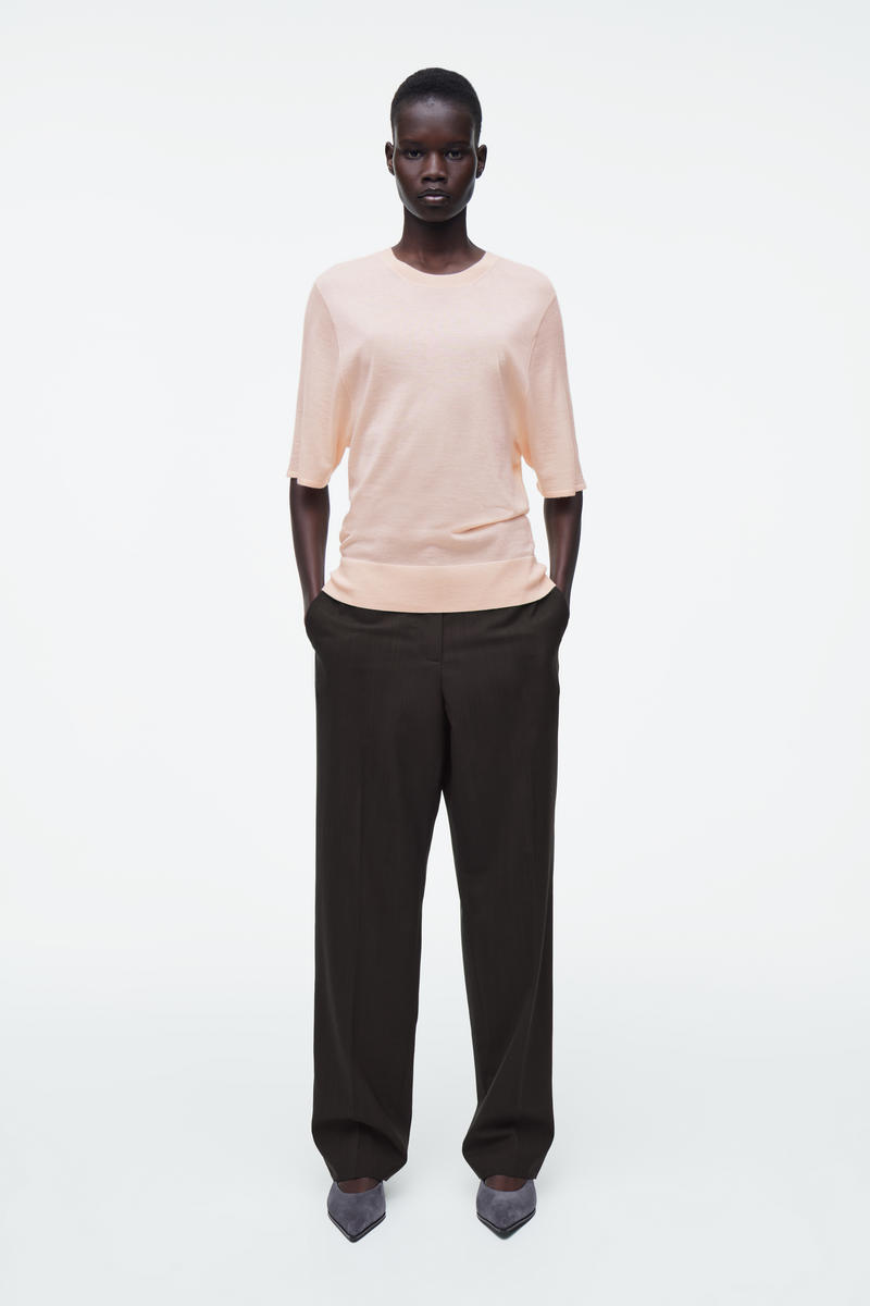 COS ファインカシミヤTシャツ