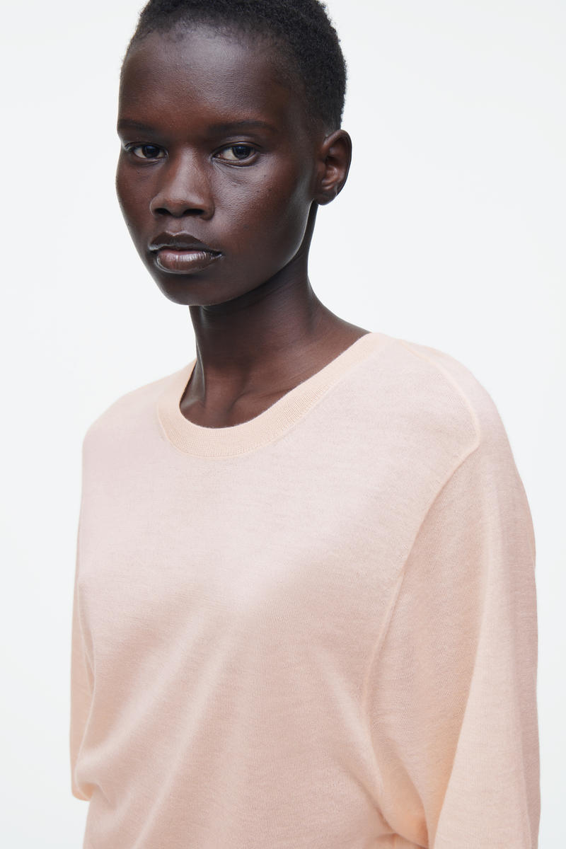 COS ファインカシミヤTシャツ