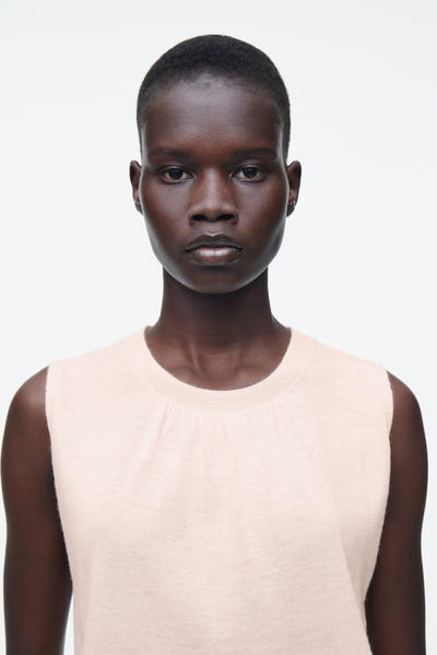 COS ファインカシミヤベスト