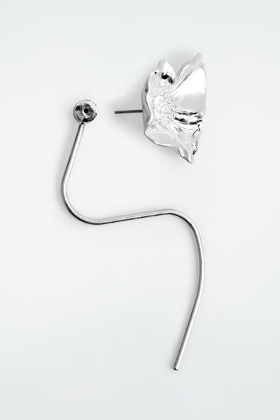 COS ミスマッチフローラルピアス