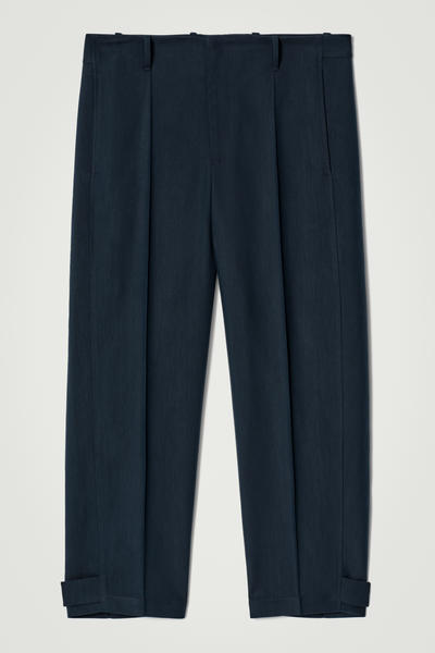 COS バレルレッグチノパン