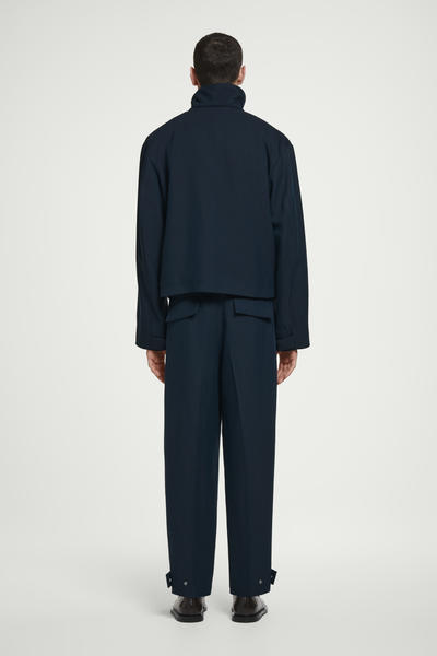 COS バレルレッグチノパン