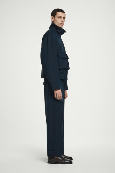 COS バレルレッグチノパン