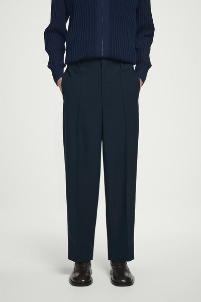 COS バレルレッグチノパン