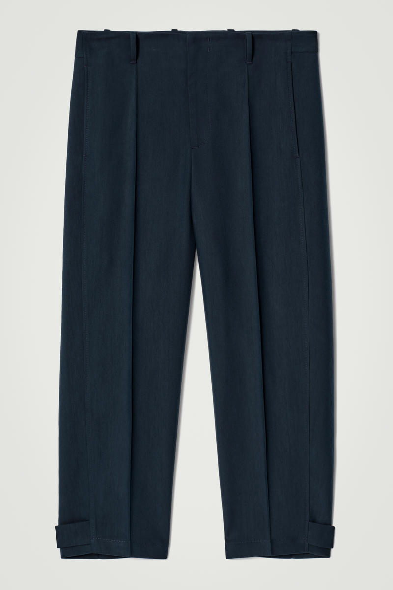 COS バレルレッグチノパン