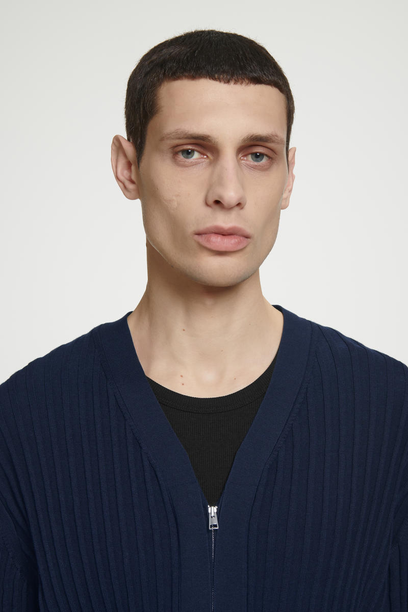 COS シルクコットンジップアップカーディガン