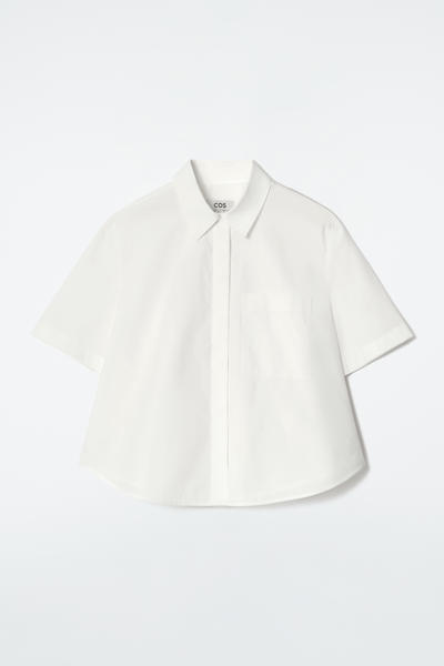 COS クロップド丈半袖コットンシャツ