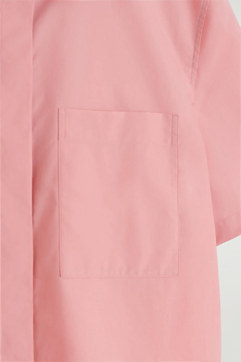 COS クロップド丈半袖コットンシャツ