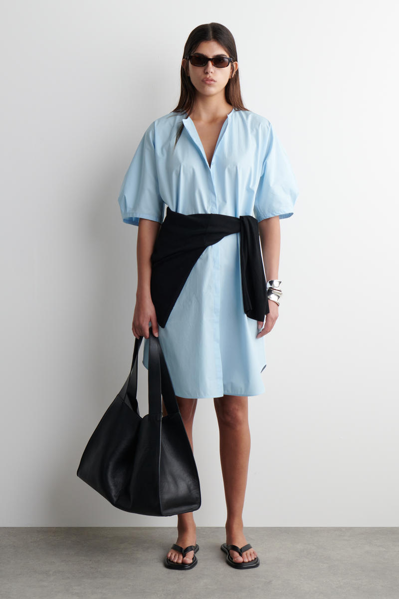 COS パフスリーブコットンミニワンピース