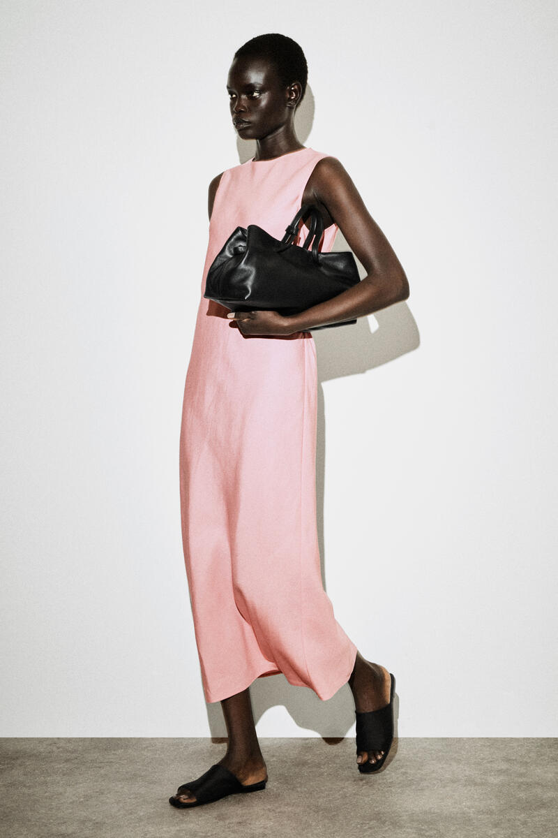 COS バイアスカット リネンブレンド ミディワンピース