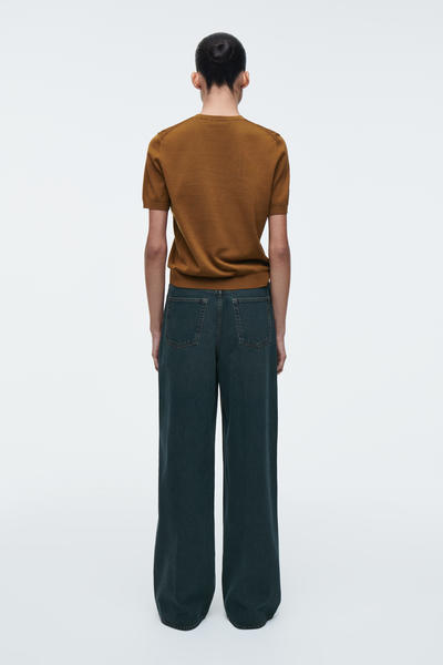 COS ニットコットンVネックTシャツ