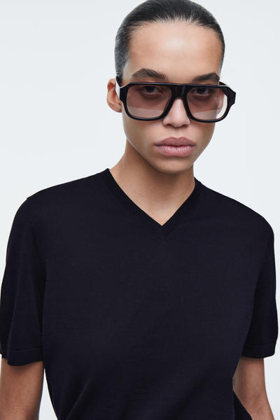 COS ニットコットンVネックTシャツ