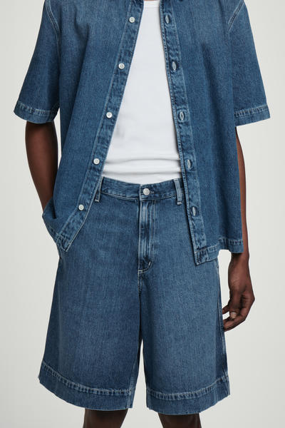 COS リラックスライトウェイトデニムショートパンツ