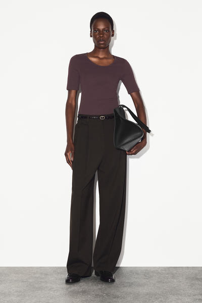 COS スリムフィット スクープネックコットンTシャツ