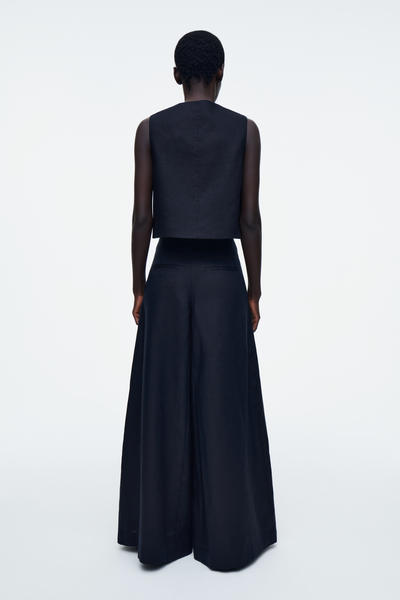 COS クロップド丈リネンベスト