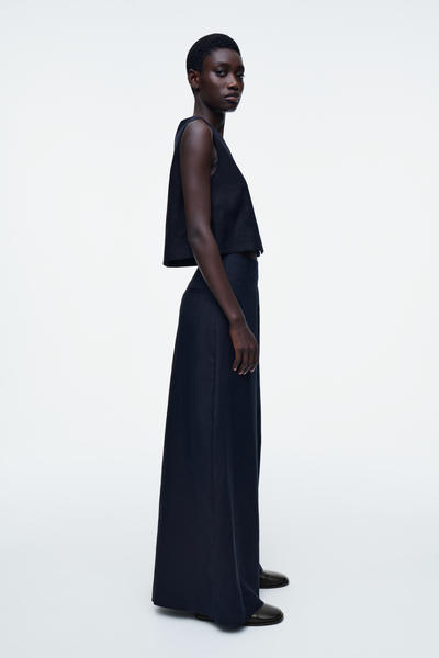 COS クロップド丈リネンベスト