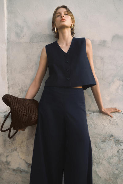 COS クロップド丈リネンベスト