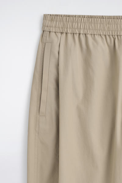 COS クロップドゴム入りワイドレッグパンツ