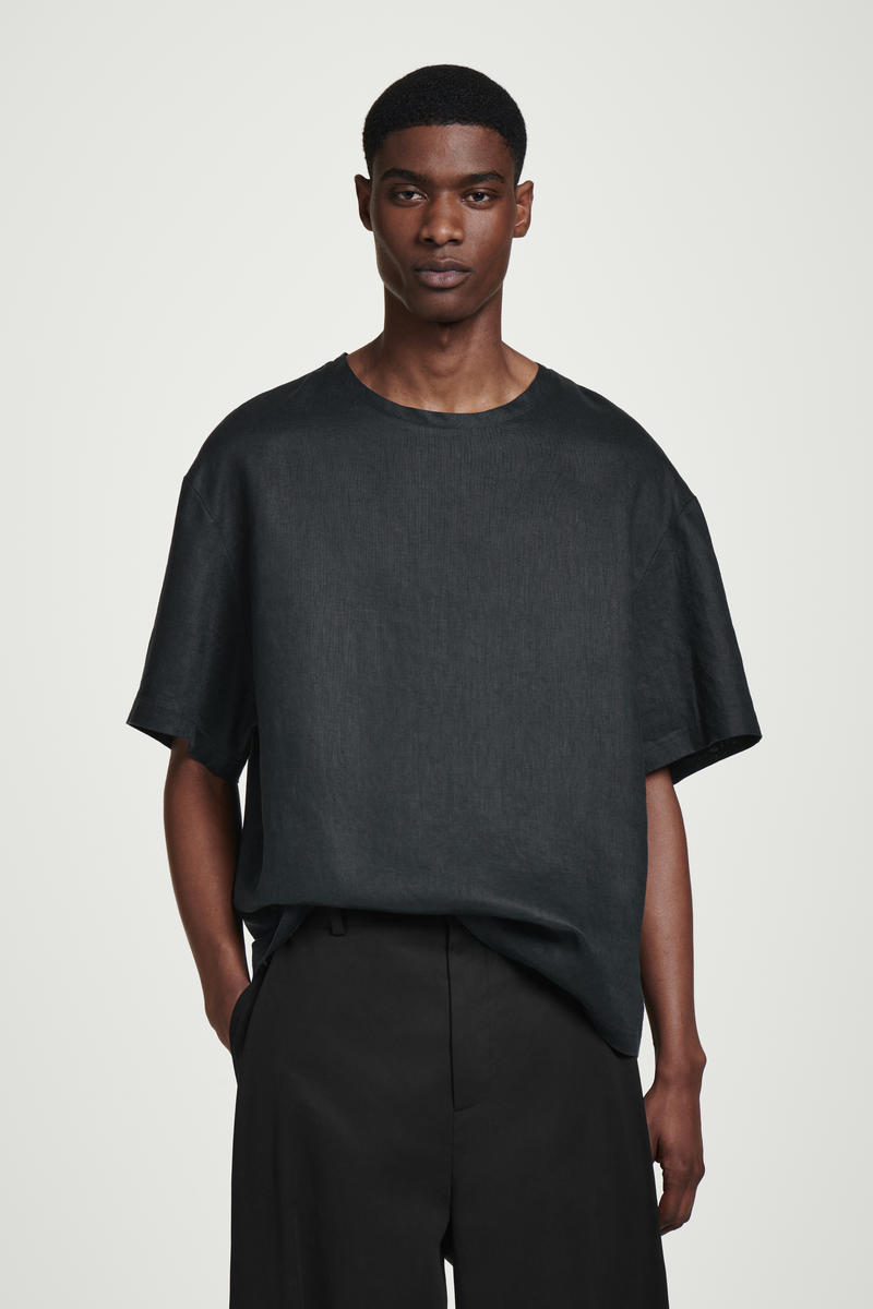 COS オーバーサイズリネンTシャツ