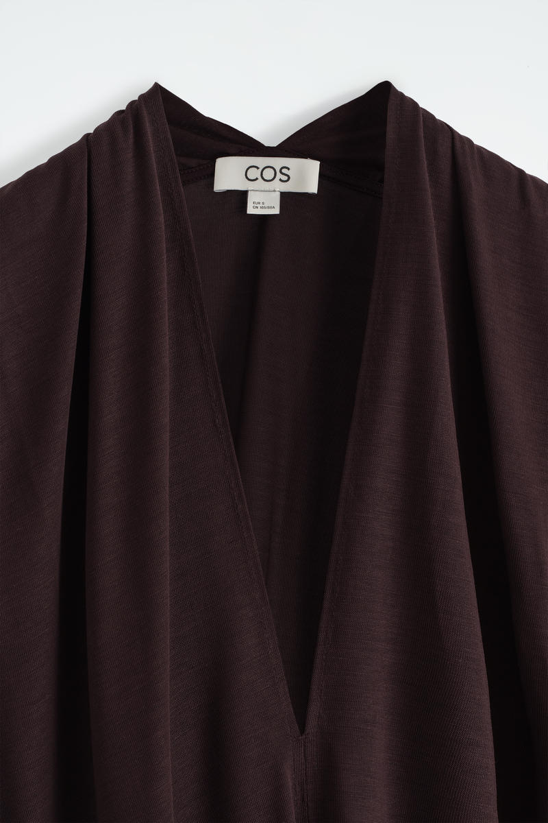 COS ドレープVネックマキシワンピース