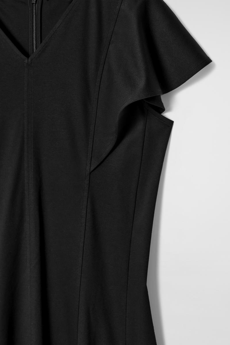 COS ペタルスリーブコットンミディワンピース