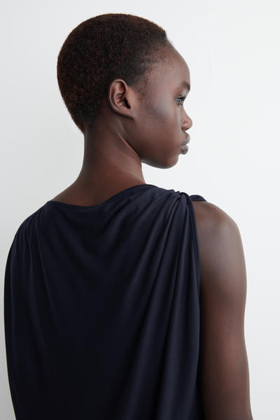 COS ドレープニットトップス