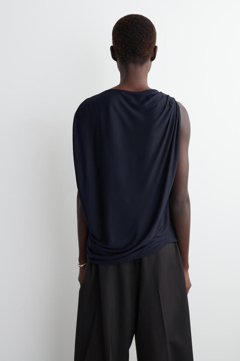 COS ドレープニットトップス