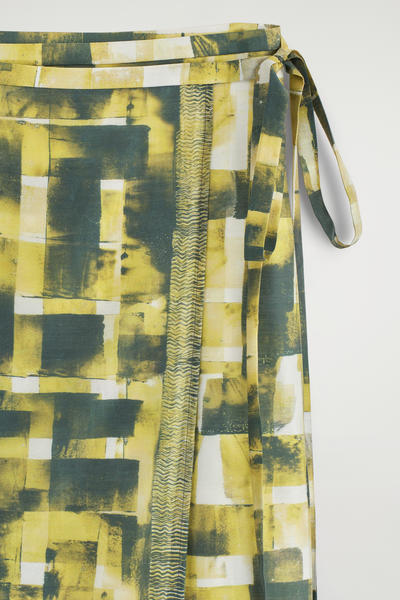 COS プリントミディラップスカート