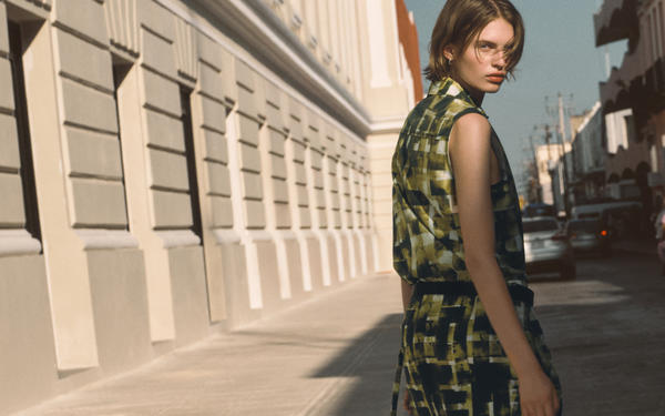 COS プリントミディラップスカート