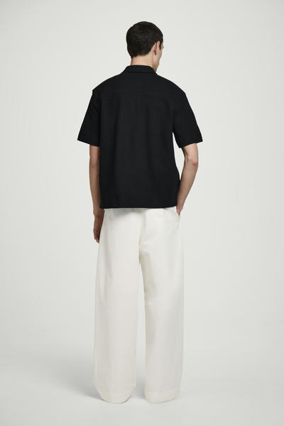 COS テクスチャード コットンジャージー ジップシャツ