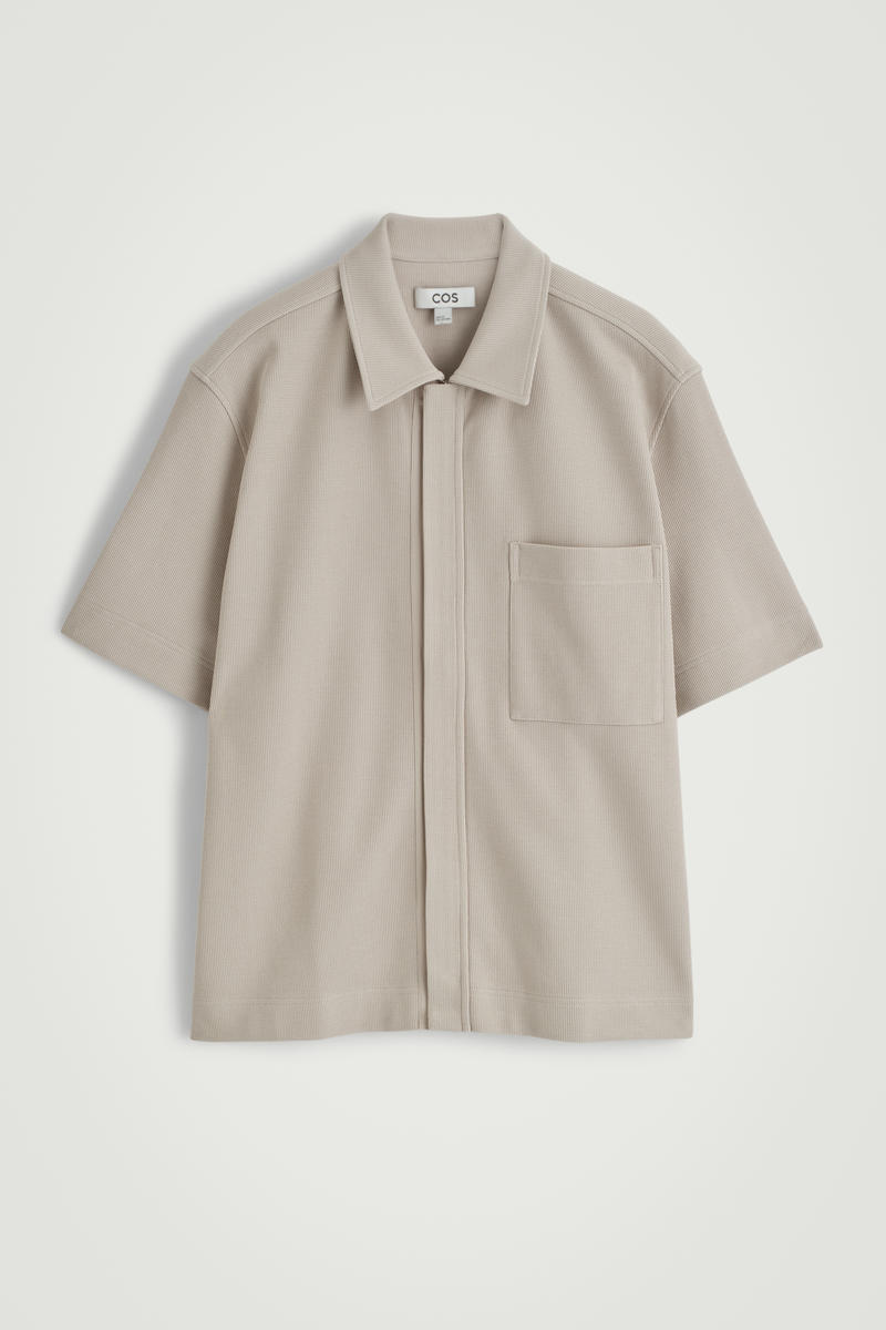 COS テクスチャード コットンジャージー ジップシャツ