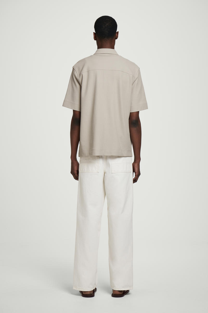 COS テクスチャード コットンジャージー ジップシャツ