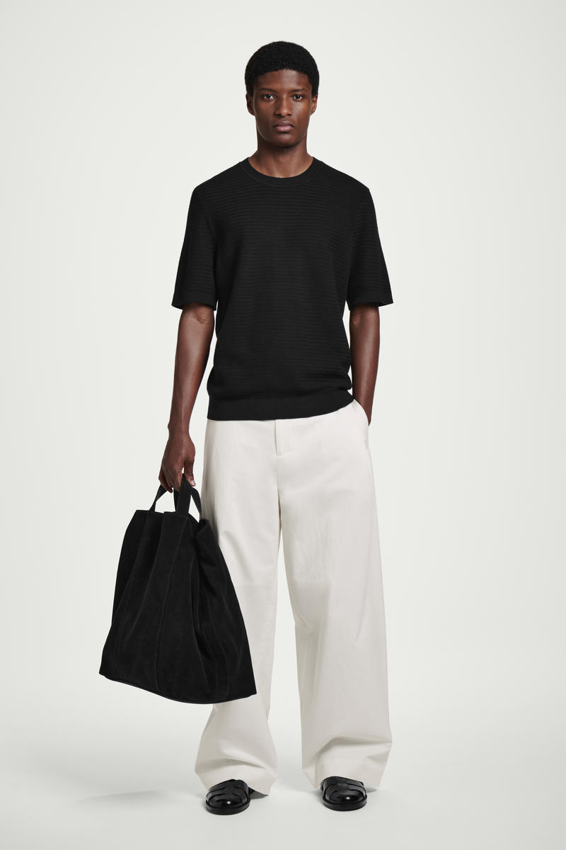 COS テクスチャーニットコットンTシャツ