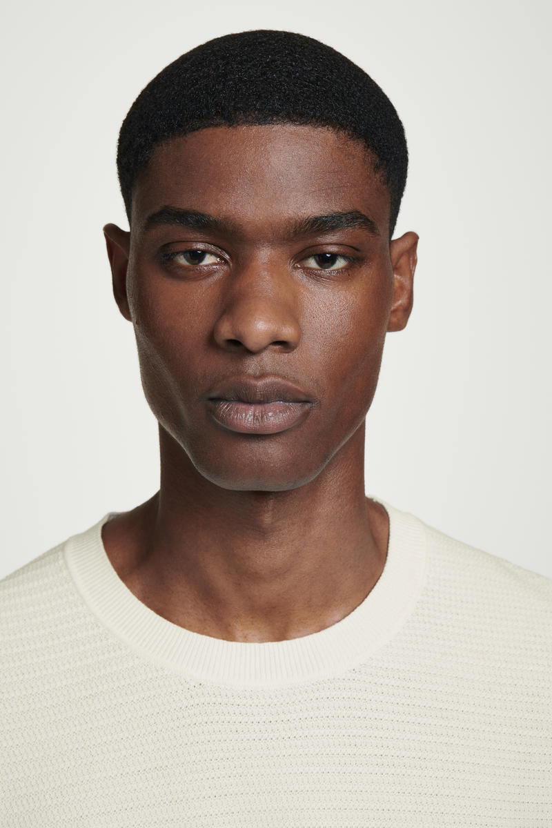 COS テクスチャーニットコットンTシャツ