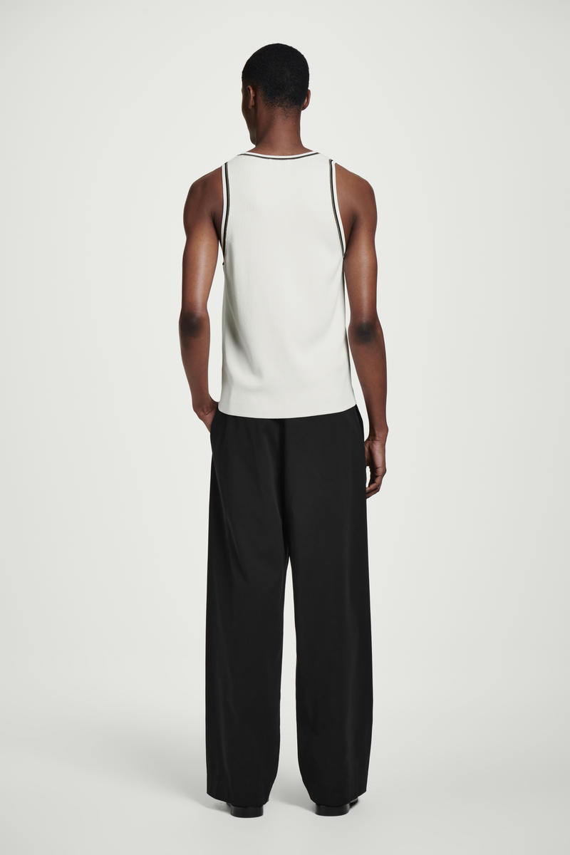 COS コントラストトリム リブタンクトップ