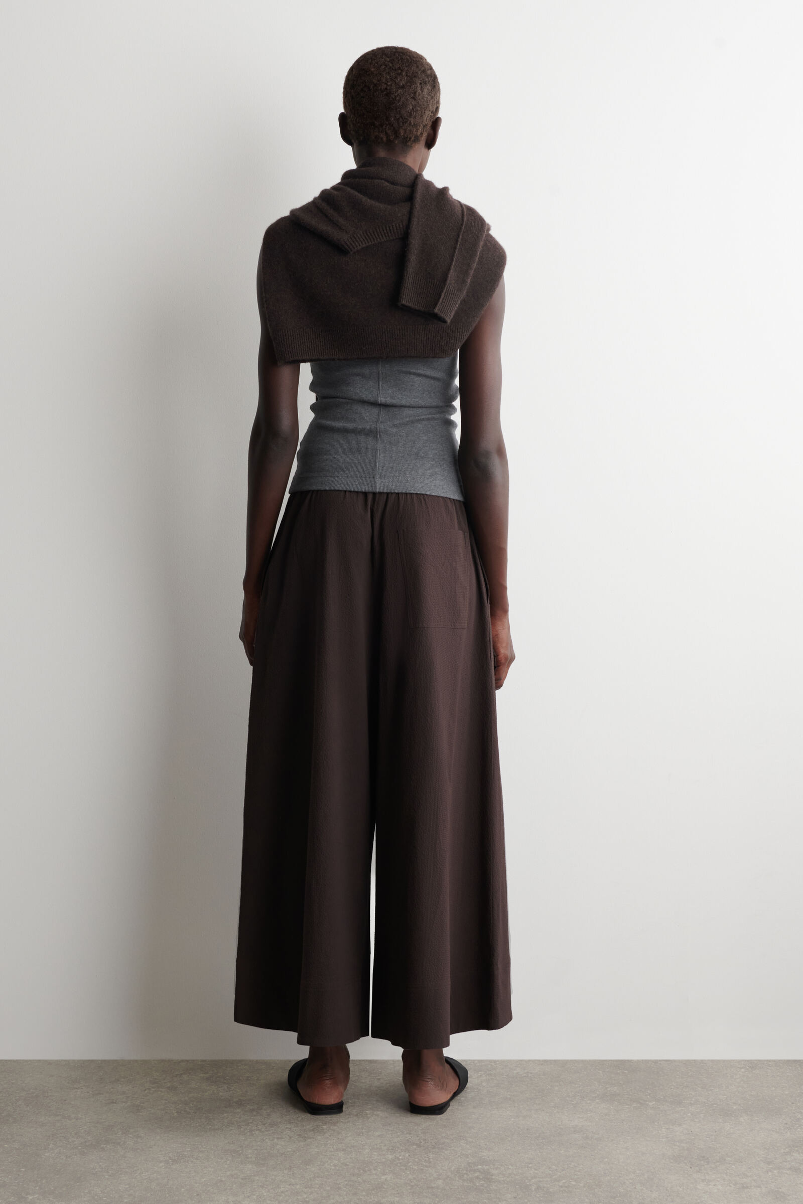 SEERSUCKER CULOTTES シアサッカーキュロット ブラウン｜COS コス 公式
